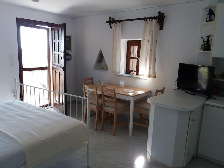 Grandpa Simos' Traditional Guest House Agios Romanos 外观 照片
